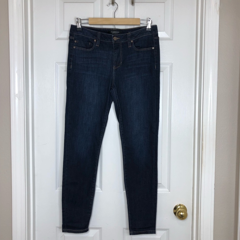 Liverpool The Crop Stretchy Dark Wash Slim Straight Mid Rise Jeans women's 8/29 - Picture 2 of 13